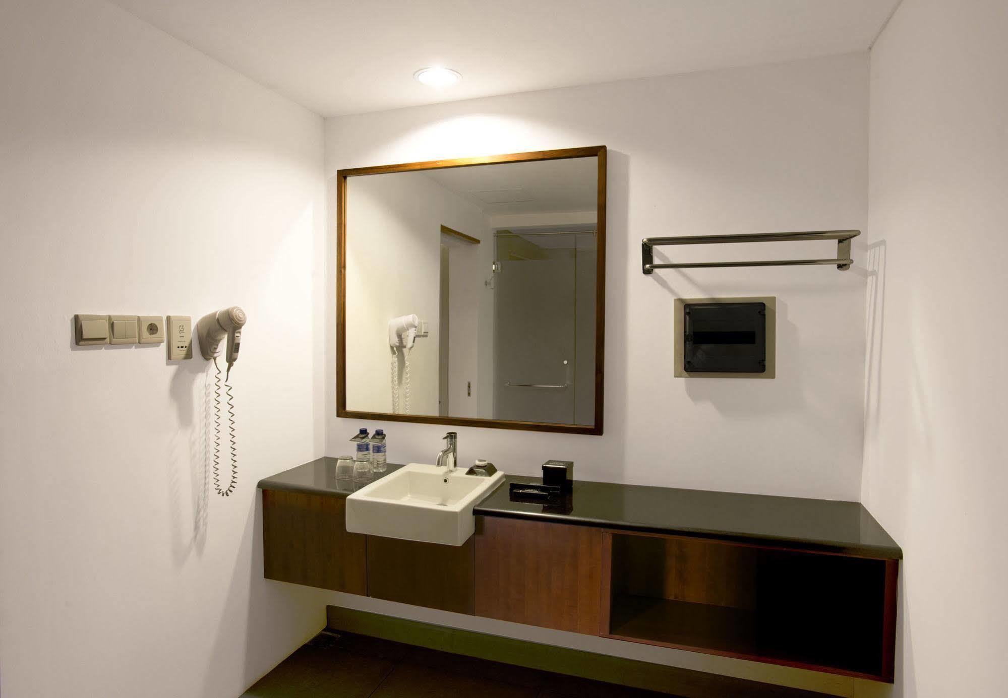 Hotel Neo+ Green Savana Sentul City Bogor Exterior photo